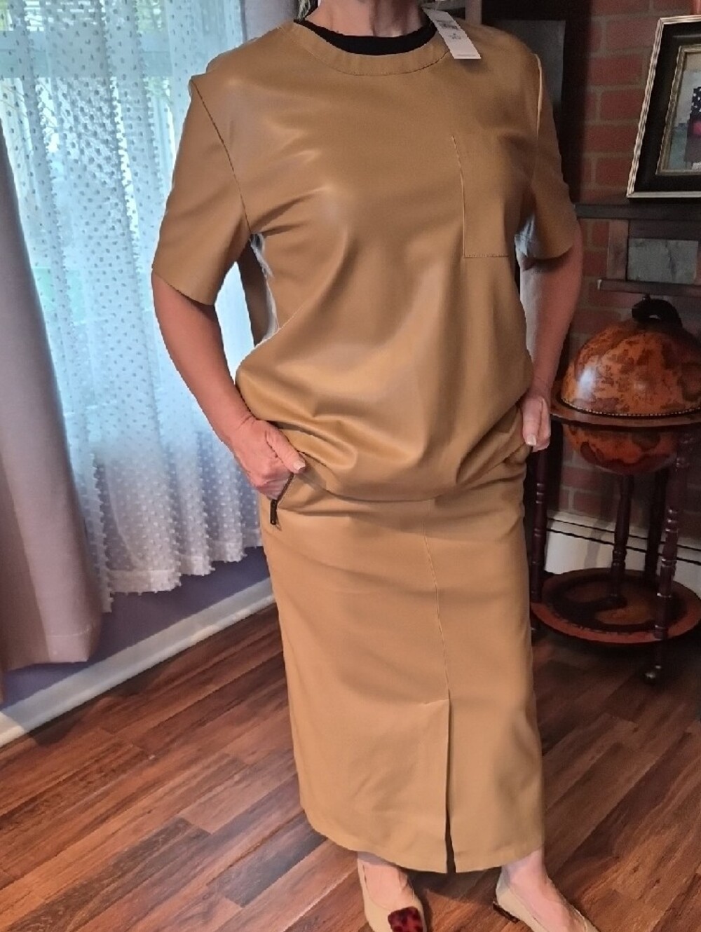 Wilsons Leather Camel Faux Leather Top And A Skirt PTP 21 LENTH 30 waist 15" - Picture 2 of 6